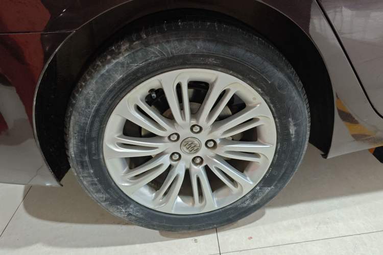 Used Buick LaCrosse 2016 20T Elite Edition Right Rear Wheel Hub