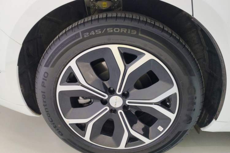 Used Hima Luxeed S7 2025 855 km Max
