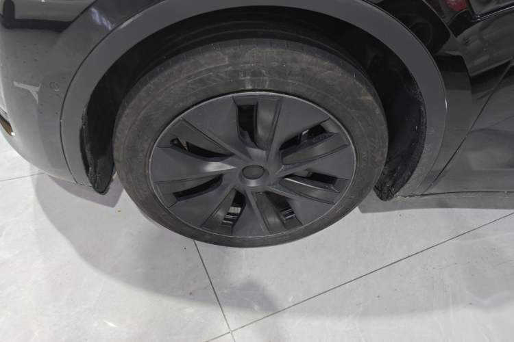 Used Tesla Model Y 2023 Rear-Wheel-Drive Version Left Front Wheel Hub