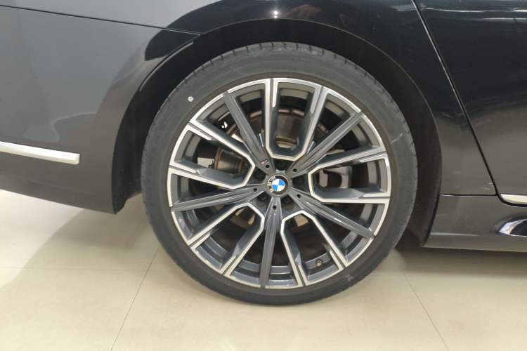 Used BMW 7 Series 2019 Restyled 740Li Leading Edition M Sport Package Exterior 5