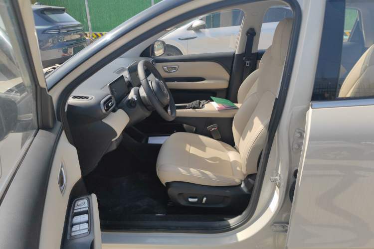 Used Wuling Bingo PLUS 2024 330 km Range Five-Seater Version