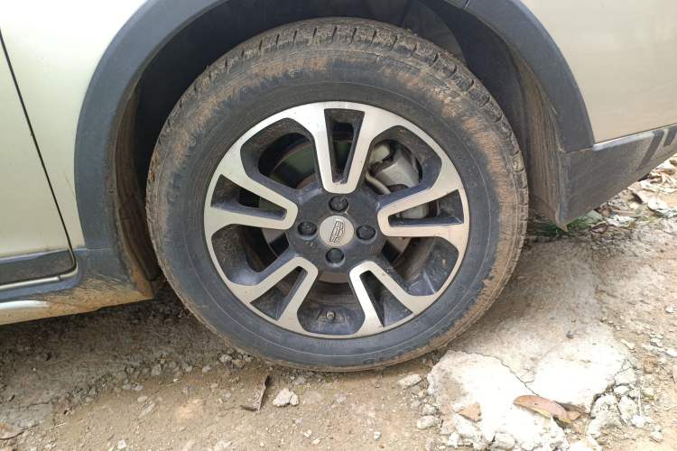 Used Geely Auto Vision X3 2017 1.5L Manual Elite Model Right Front Wheel Hub