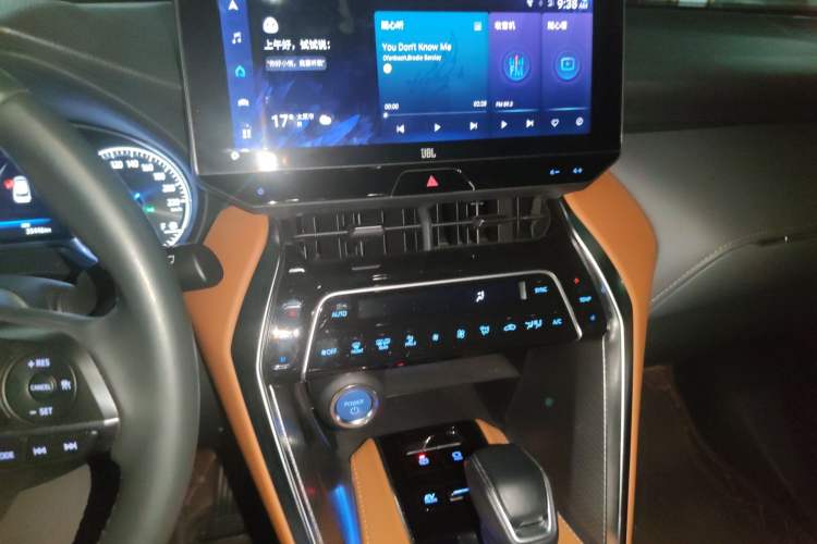 Used Toyota Venza 2022 Dual-Engine 2.5L CVT Two-Wheel Drive Prestige Edition Audio And AC Panel