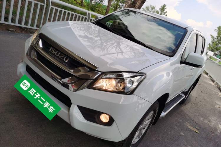 Used Isuzu mu-X 2015 2.5T Four-Wheel Drive Automatic Comfort Model 5 Seats