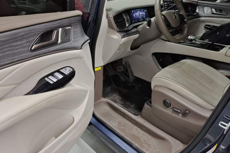 Used Denza D9 2022 DM-i 970 Four-Wheel Drive Flagship Model