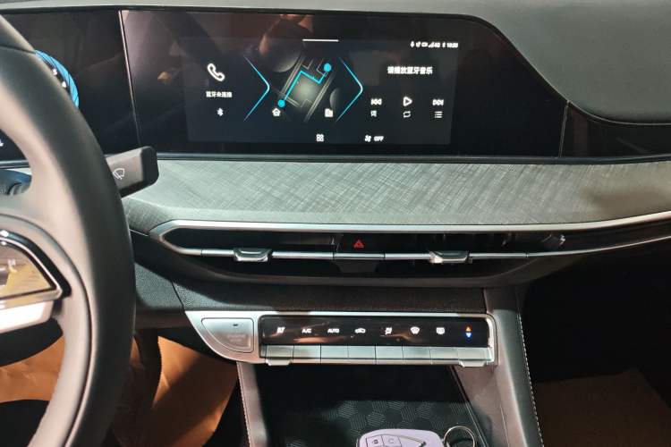 Used CHANGAN Eado 2023 Changan Edition PLUS Blue Whale NE 1.4T GDI DCT Prestige Version
