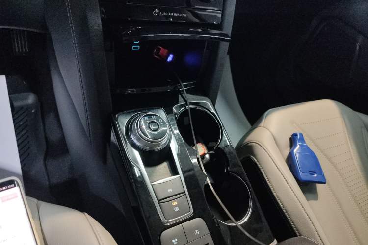 Used Ford Escape 2020 EcoBoost 245 Two-Wheel-Drive Titanium Edition
