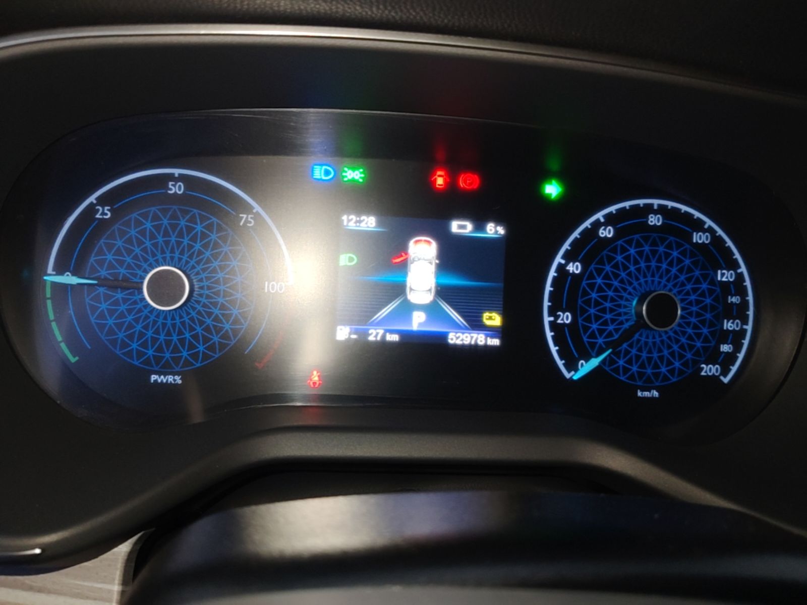 Hongqi E-QM5 2024 610 km PLUS — снимка 14