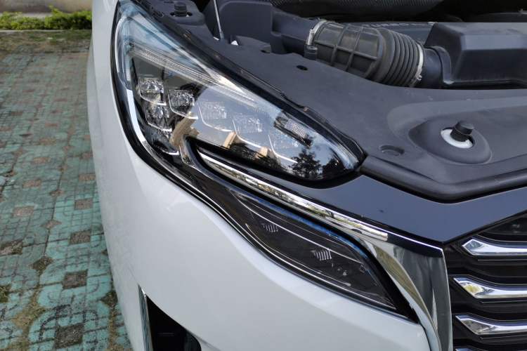 Used Buick GL8 2022 ES Landtrek 653T Comfort Edition Exterior 3