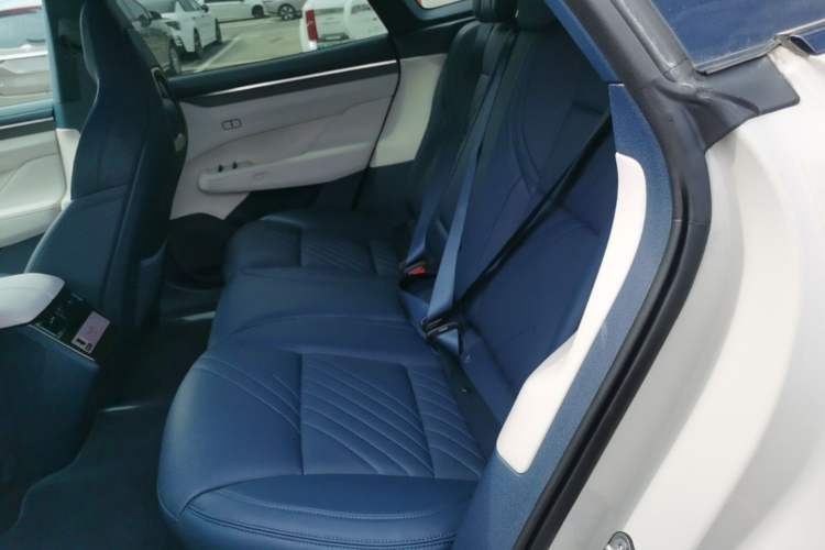 Used Zeekr 001 2025 YOU Edition 100 kWh All-Wheel Drive
