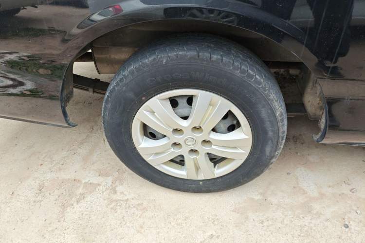 Used FORTHING Lingzhi 2019 M5L 1.6L 7-Seater Exclusive Model China VI Standard
