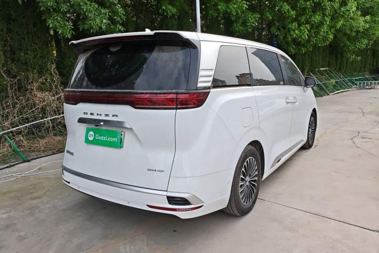 Used Denza D9 2022 DM-i 970 Four-Wheel Drive Flagship Model
