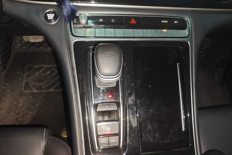 Used GAC Trumpchi M8 2023 Lingxiu Series 390T Deluxe Edition Gear Lever