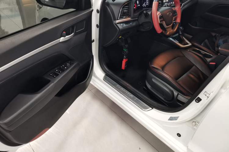 Used Hyundai Elantra (6th Generation / Lingdong) 2016 1.6L Automatic ZhiXuan – Elite Version
