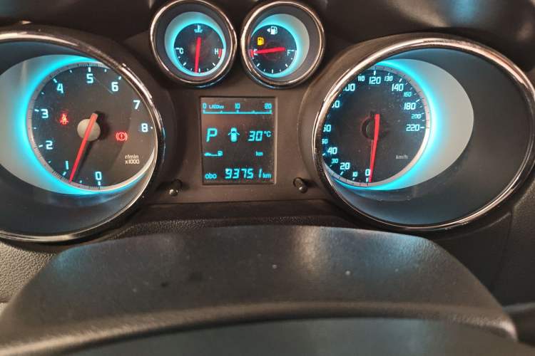 Used CHANGAN CS35 2015 1.6L Automatic Luxury Model China IV Standard
