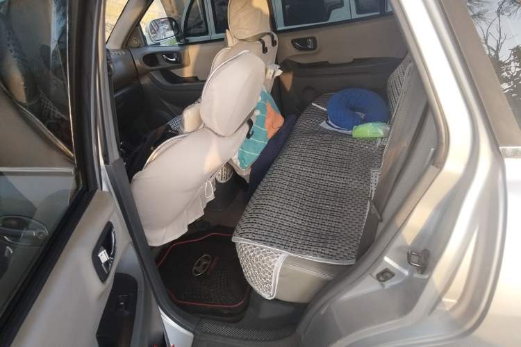 Used Huatai Santa Fe Classic 2012 2.0T Diesel Automatic 4x4 Prestige Version Left Rear Seat