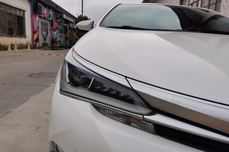 Used Toyota Corolla 2017 Revised Dual-Engine 1.8L E-CVT Elite Edition
