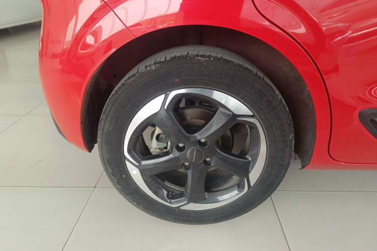 Used Dongfeng NAMMI 01 2024 New Edition 430 Plus Smart+ Right Rear Wheel Hub