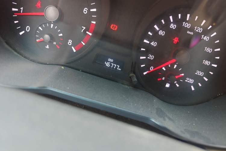 Used Haima Fumei 2014 M5 1.6L Manual Elite Model Odometer Close Up