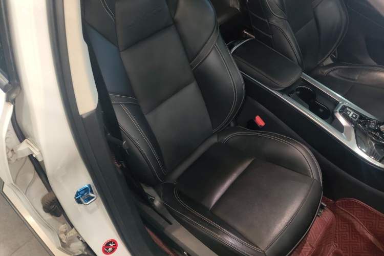 Used Lynk & Co 01 2017 2.0T Two-Wheel Drive Pro Edition Right Front Seat