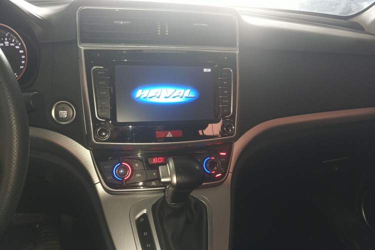 Used Haval M6 2018 Revised Version 1.5T DCT Two-Wheel Drive Elite Edition Audio And AC Panel