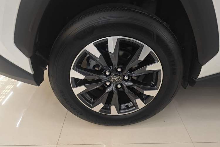 Used Toyota RAV4 2026 Model 2.0L Two-Wheel Drive Luxury Edition
