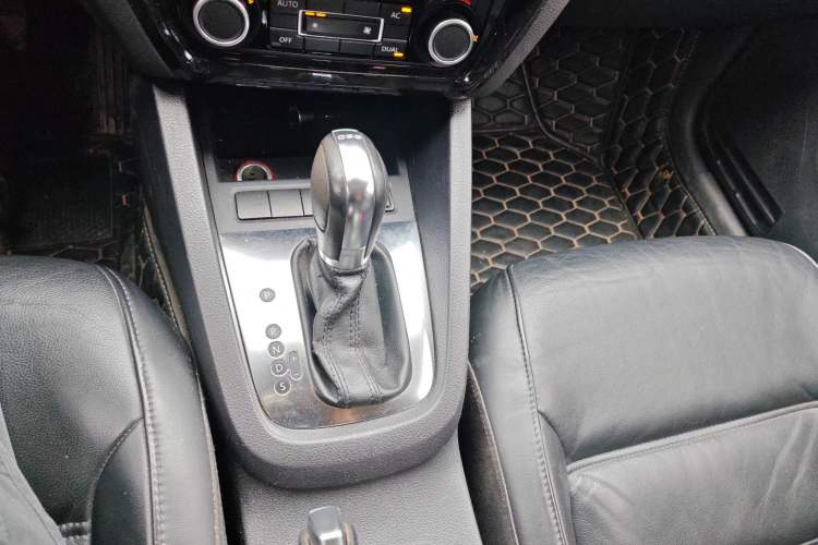 Used Volkswagen Sagitar 2012 1.4TSI Automatic Luxury Edition