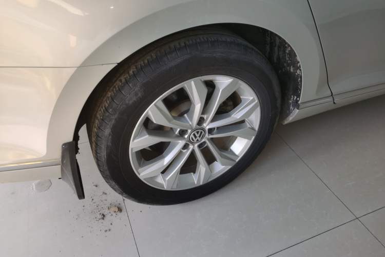 Used Volkswagen Magotan 2019 330TSI DSG Luxury Version China VI Standard Exterior 5