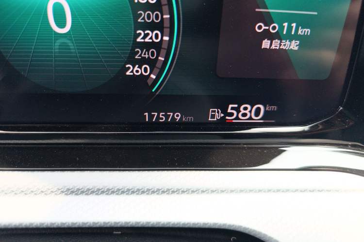 Used Volkswagen Golf 2023 280TSI DSG Pro Odometer Close Up