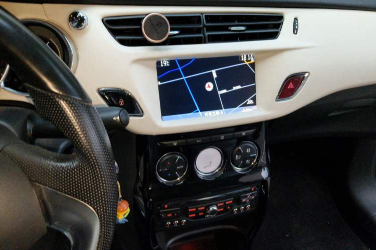 Used DS 3 2012 1.6L Supreme Edition
