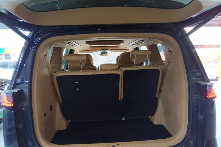 Used VOYAH Dream 2025 PHEV Four-Wheel-Drive Flagship Kunpeng Edition Trunk