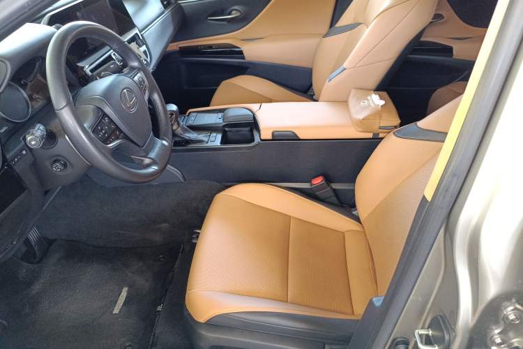 Used Lexus ES 2021 200 Excellence Edition
