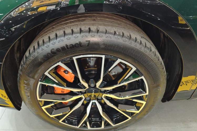 Used Zeekr 7X 2025 100 kWh Long-Range Rear-Wheel Drive with Intelligent Driving Features
