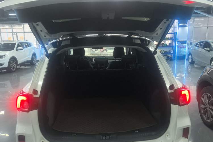 Used Ford Escape 2020 EcoBoost 245 Four-Wheel Drive Titanium Edition