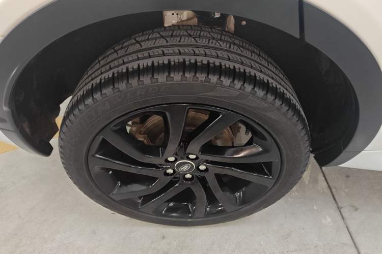 Used Land Rover Discovery Sport 2019 240 PS SE Dynamic Version China VI Standard Right Rear Wheel Hub