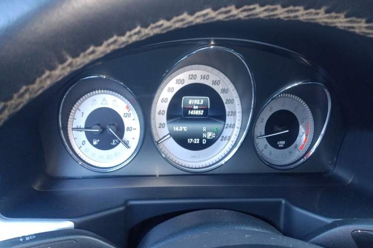 Used Mercedes-Benz GLK-Class 2013 GLK 300 4MATIC Dynamic Sunroof Model