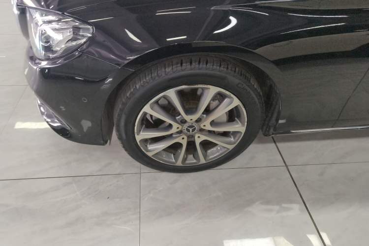 Used Mercedes-Benz E-Class 2018 Facelift E 300 L Luxury Edition
