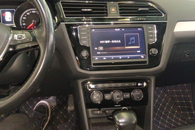 Used Volkswagen Tiguan L 2017 330TSI Automatic Two-Wheel Drive Luxury Edition