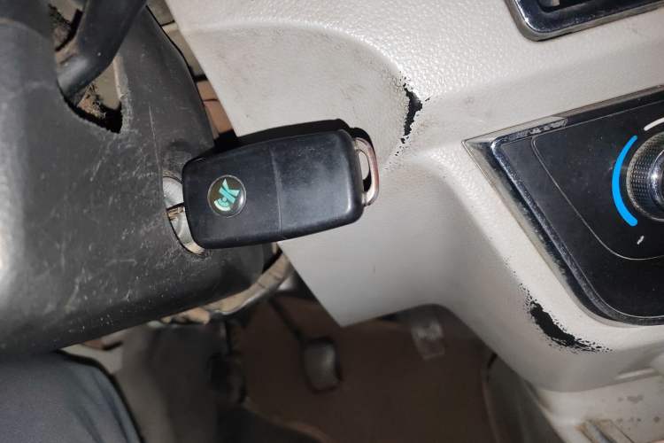 Used Jinbei New Hiace S 2021 1.6L Wealth Model Non-Air-Conditioned Version China VI Standard SWD16M Bus Vehicle Key