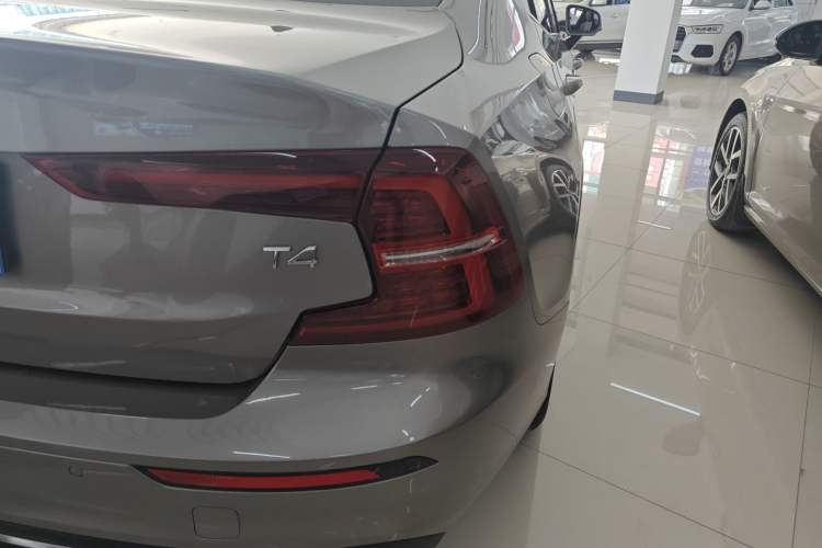 Used Volvo S60 2020 T4 Zhiyi Luxury Edition