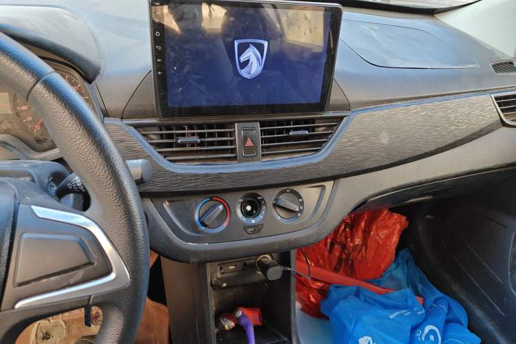 Used Baojun 310 2016 1.2L manual Comfort trim level