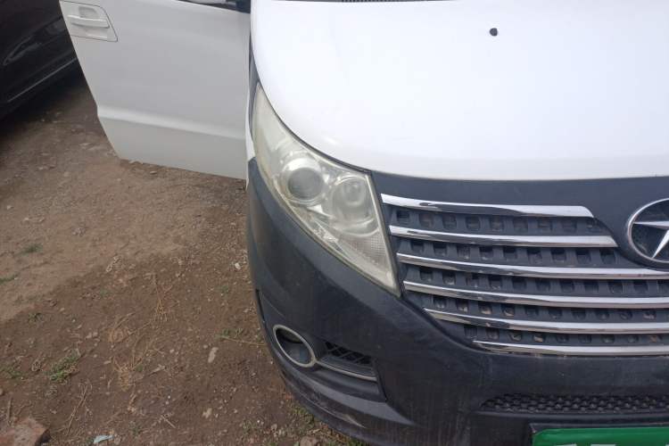 Used JAC Group Refine M5 2013 2.0T Gasoline Automatic Business Edition Right Front Headlight