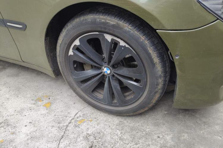 Used BMW 7 Series  Right Front Wheel Hub