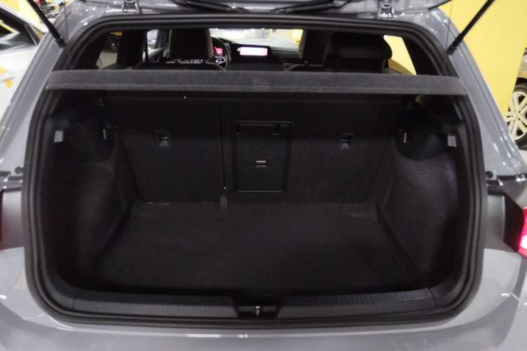 Used Volkswagen Golf 2023 Facelift 280TSI DSG R-Line Lite