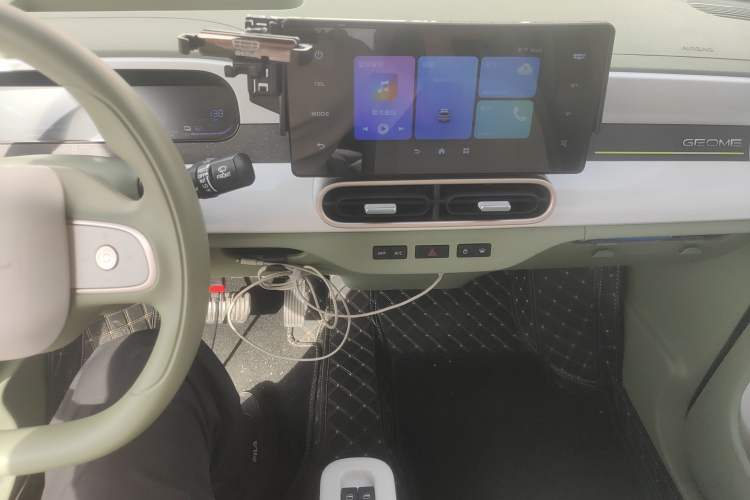 Used Geely Galaxy Panda 2025 210km Panda Rider Audio And AC Panel