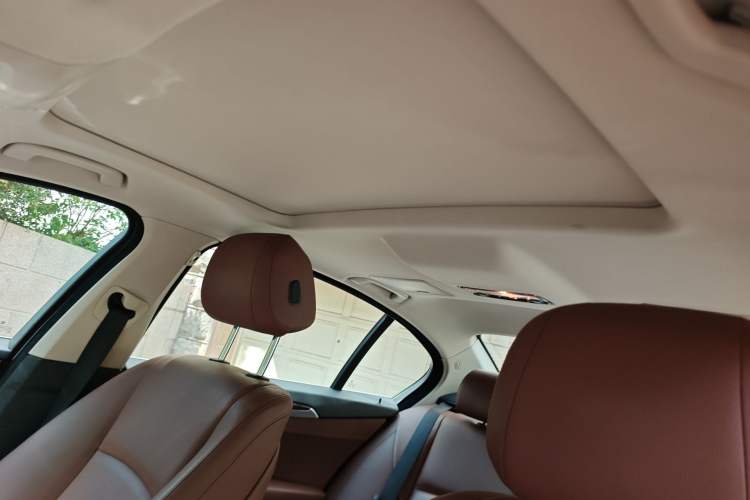 Used BMW 5 Series 2014 525Li Leading Model Headliner