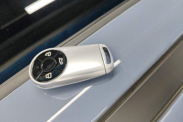 Used ORA Good Cat GT 2022 Mulan Edition 480km Long-Range续航 Vehicle Key