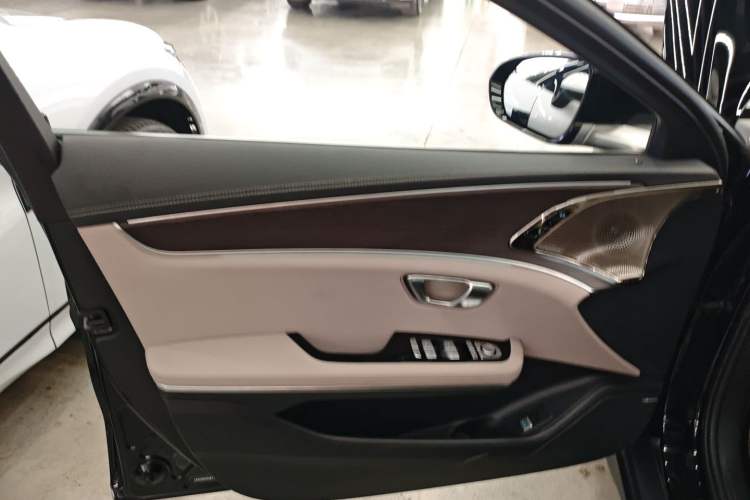 Used BYD Han 2025 EV with 701 km of Laser Radar-Enabled Intelligent Driving