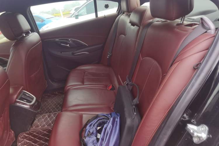 Used Buick LaCrosse 2013 2.4L SIDI Elite Comfort Version Left Rear Seat