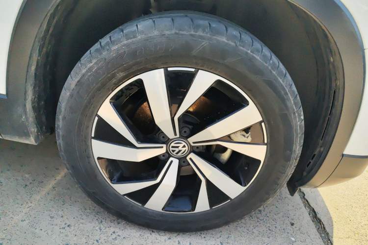 Used Volkswagen Tayron 2021 280TSI Two-Wheel Drive Luxury Smart Connectivity Version Right Front Wheel Hub